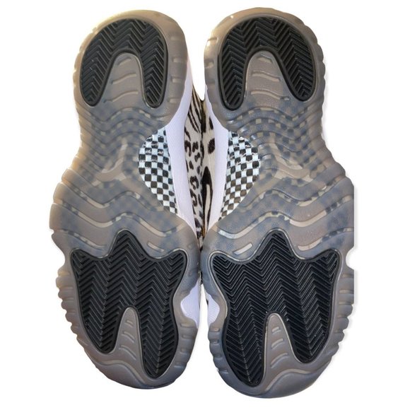 Air Jordan 11 “Animal Instinct” Black/Red-Sail-White Womens Size 7 - Picture 9 of 11